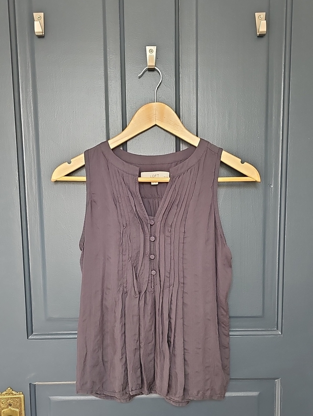 LOFT Sleeveless Pintuck Blouse